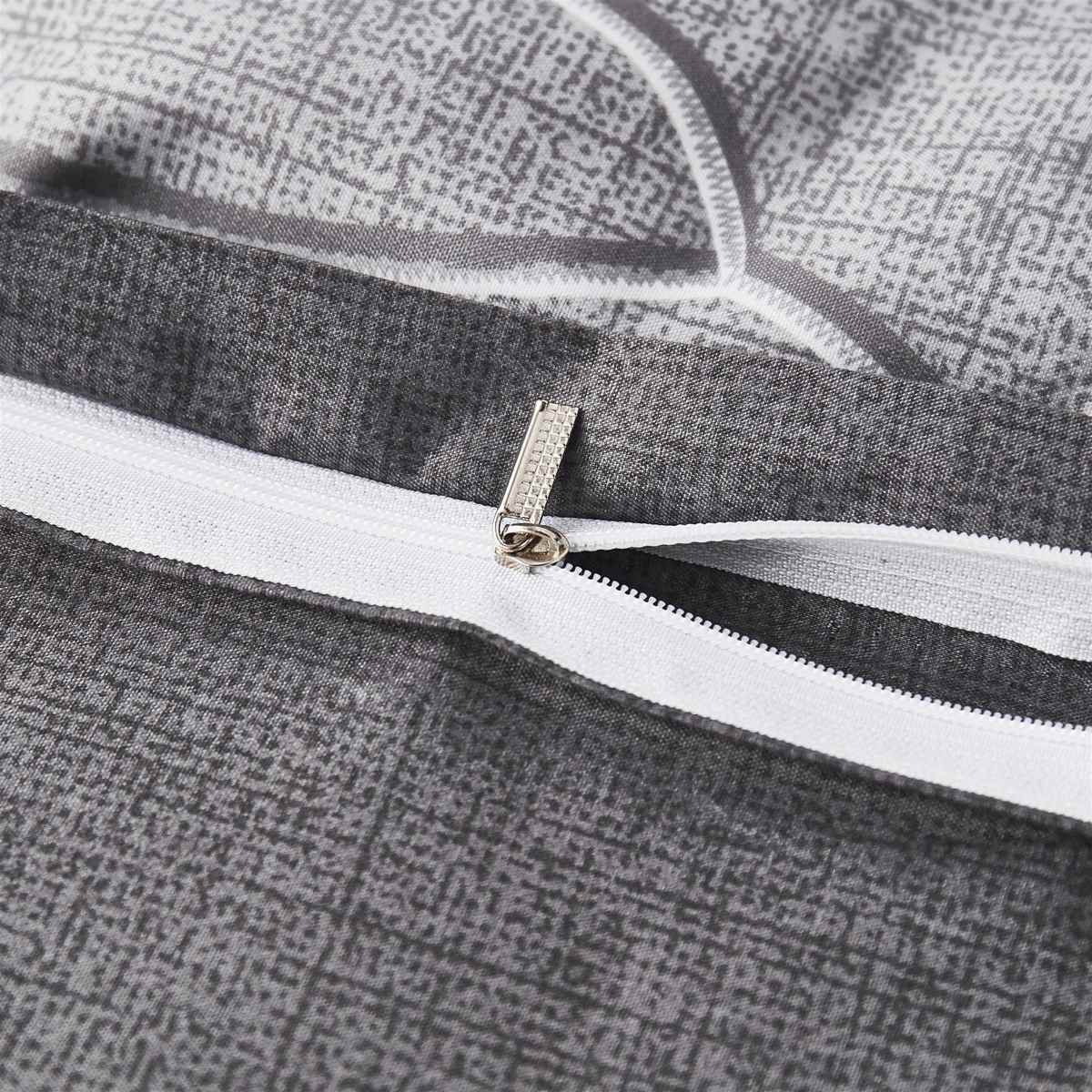 Tredelt dynebetræk med broderet tryk